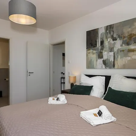 Appartement Luxurioeses 4-zimmer-apt Im Boutique-stil I Top-lage I Familienfreundlich I Balkon I Kueche I Netflix I Kostenloser Parkplatz I 110 M2