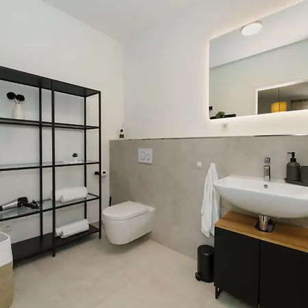 Luxurioeses 4-zimmer-apt Im Boutique-stil I Top-lage I Familienfreundlich I Balkon I Kueche I Netflix I Kostenloser Parkplatz I 110 M2 * Eltville am Rhein