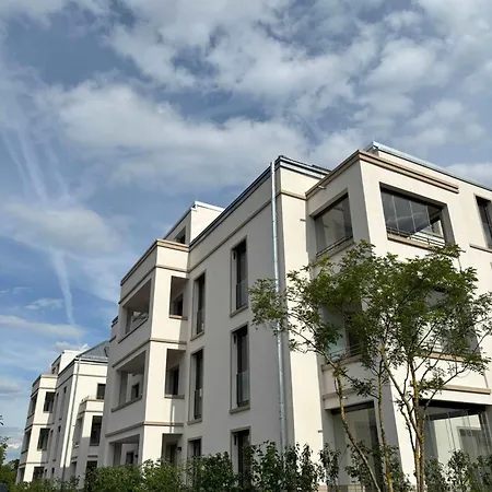 Appartement Luxurioeses 4-zimmer-apt Im Boutique-stil I Top-lage I Familienfreundlich I Balkon I Kueche I Netflix I Kostenloser Parkplatz I 110 M2 *