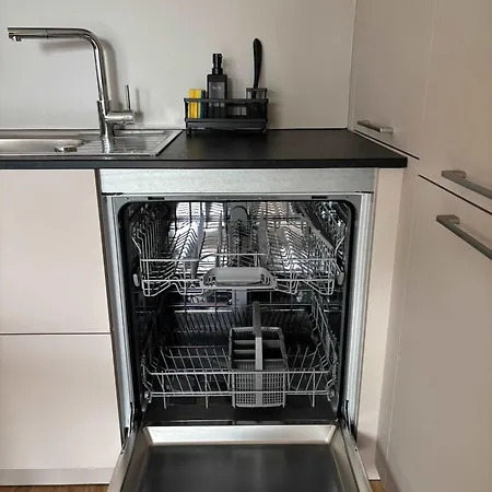 Luxurioeses 4-zimmer-apt Im Boutique-stil I Top-lage I Familienfreundlich I Balkon I Kueche I Netflix I Kostenloser Parkplatz I 110 M2 *