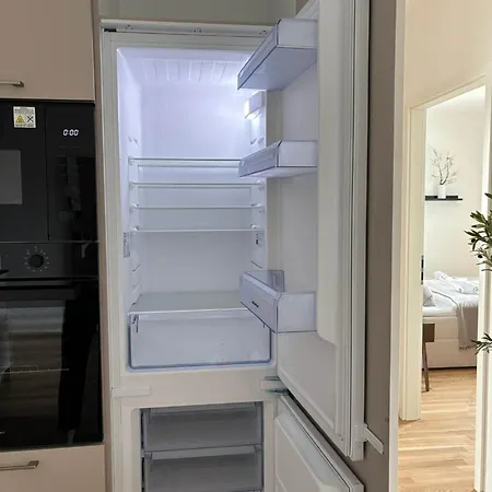 Luxurioeses 4-zimmer-apt Im Boutique-stil I Top-lage I Familienfreundlich I Balkon I Kueche I Netflix I Kostenloser Parkplatz I 110 M2 Apartman *